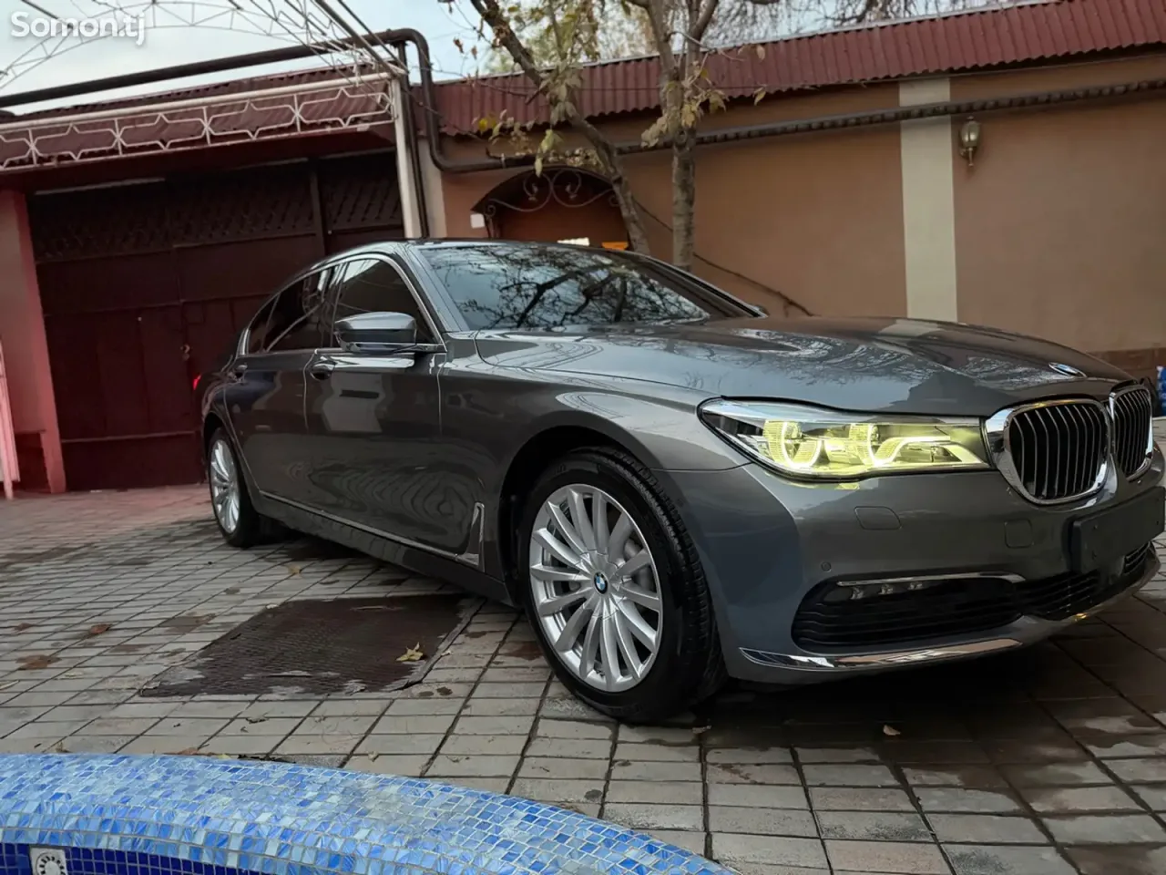 BMW 7 series 2016 · 3.0 AT