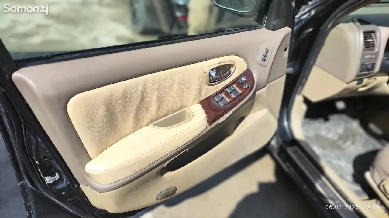 Infiniti I series 2001 · 2.5 AT
