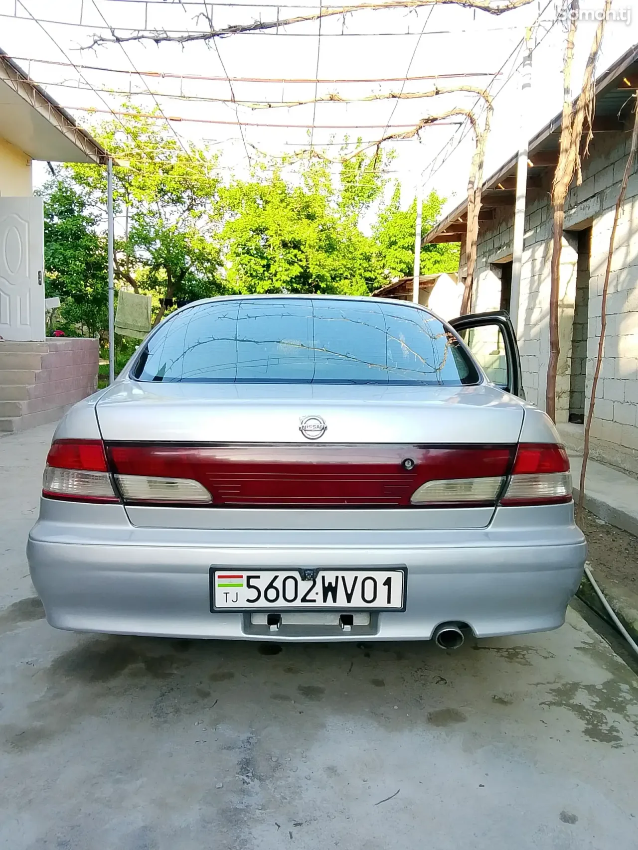 Nissan Maxima 1997 · 2.0 AT