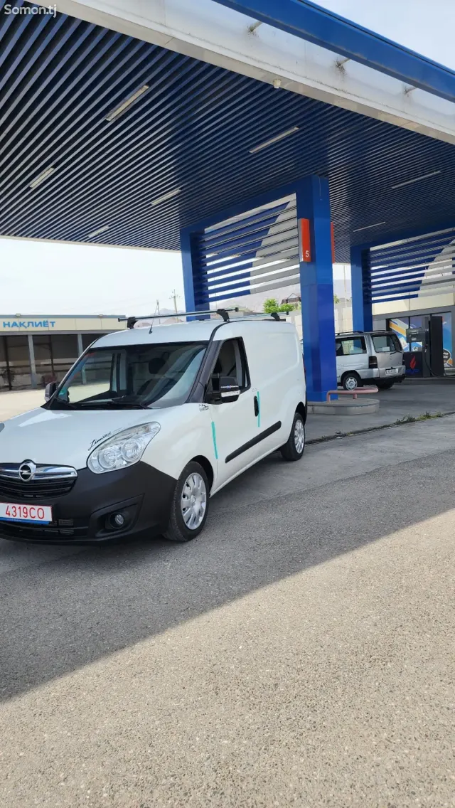 Opel Combo 2016 · 1.6 MT