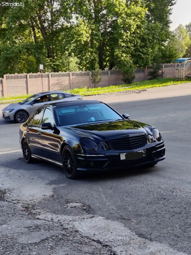 Mercedes-Benz E class 2009 · 5.5 AT