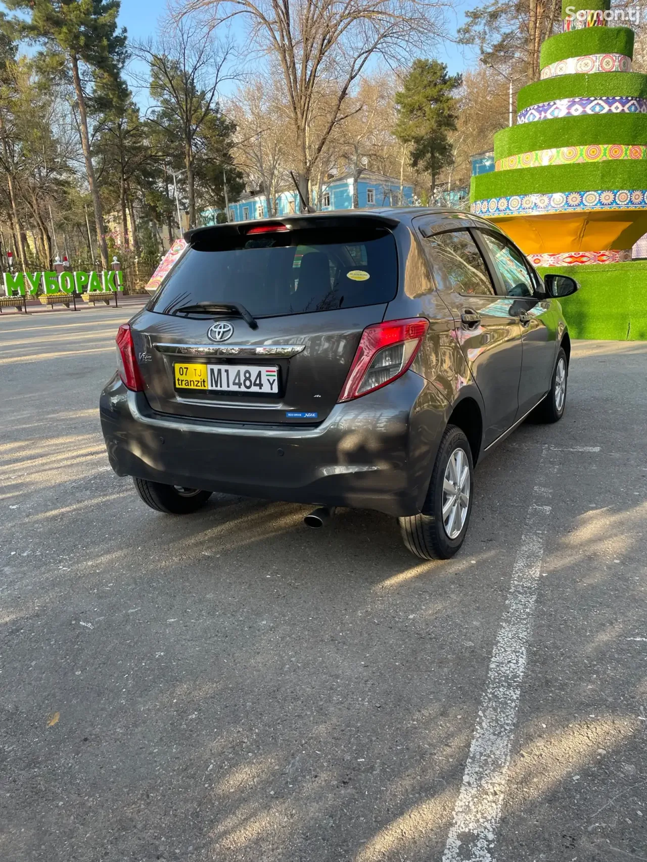 Toyota Vitz 2011 · 1.5 AT