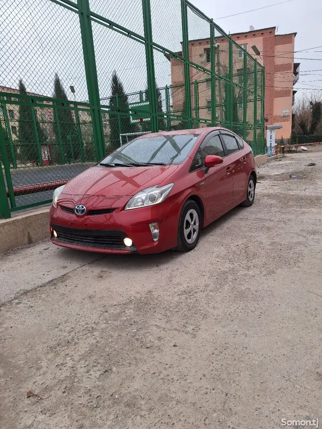 Toyota Prius 2014 · 1.8 AT