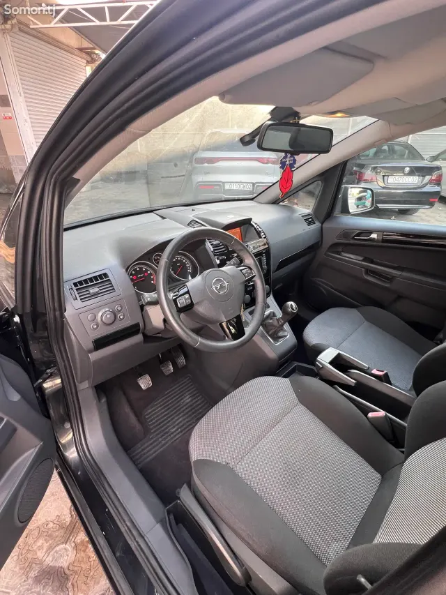 Opel Zafira 2014 · 1.8 MT