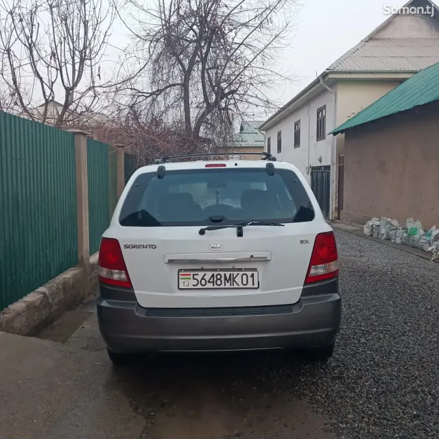 Kia Sorento 2005 · 2.0 MT