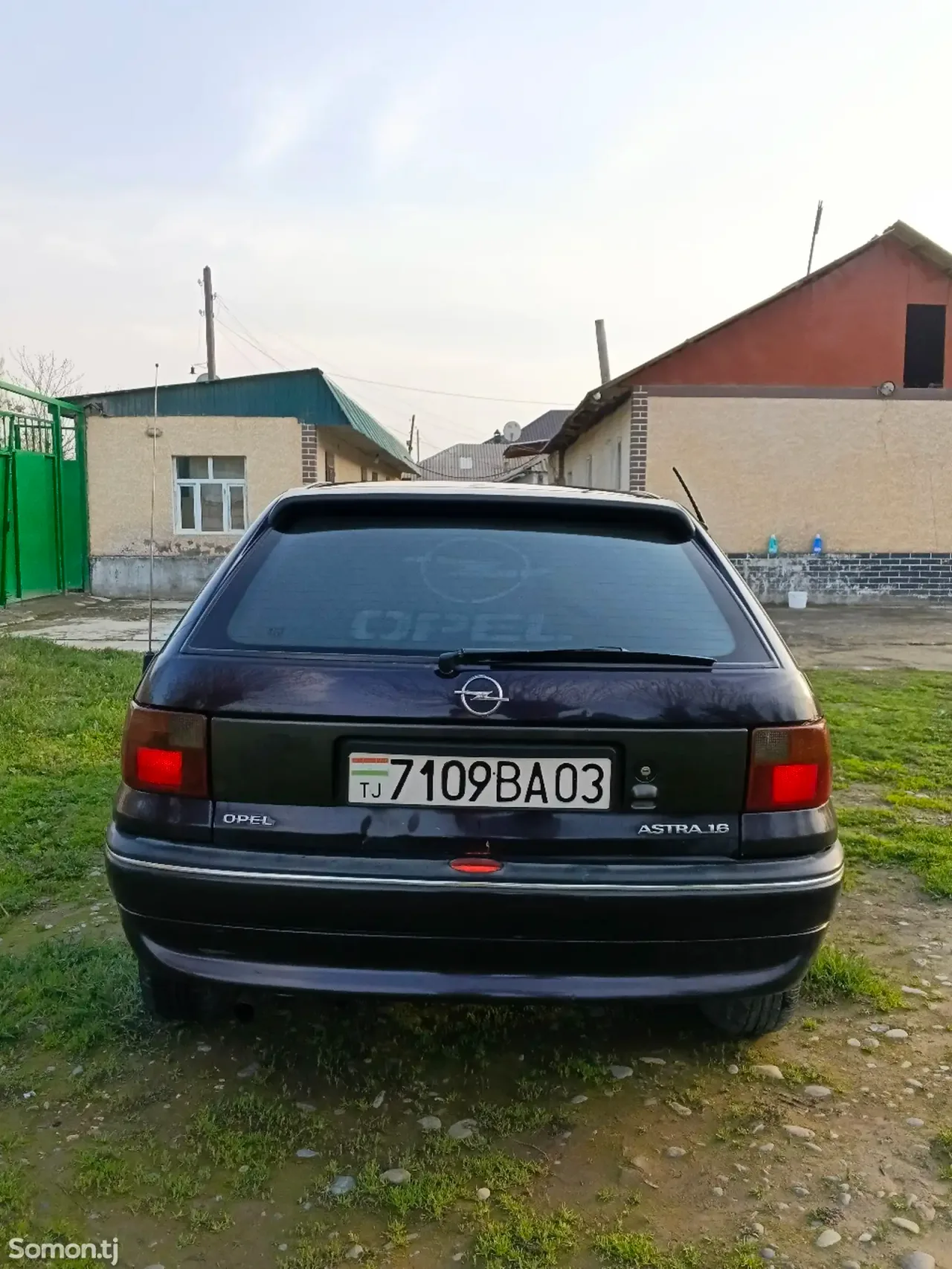 Opel Astra F 1996 · 1.6 MT