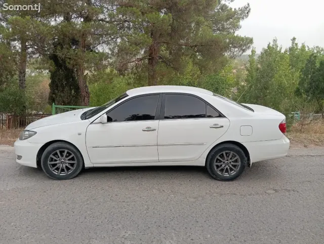 Toyota Camry 2006 · 2.4 AT