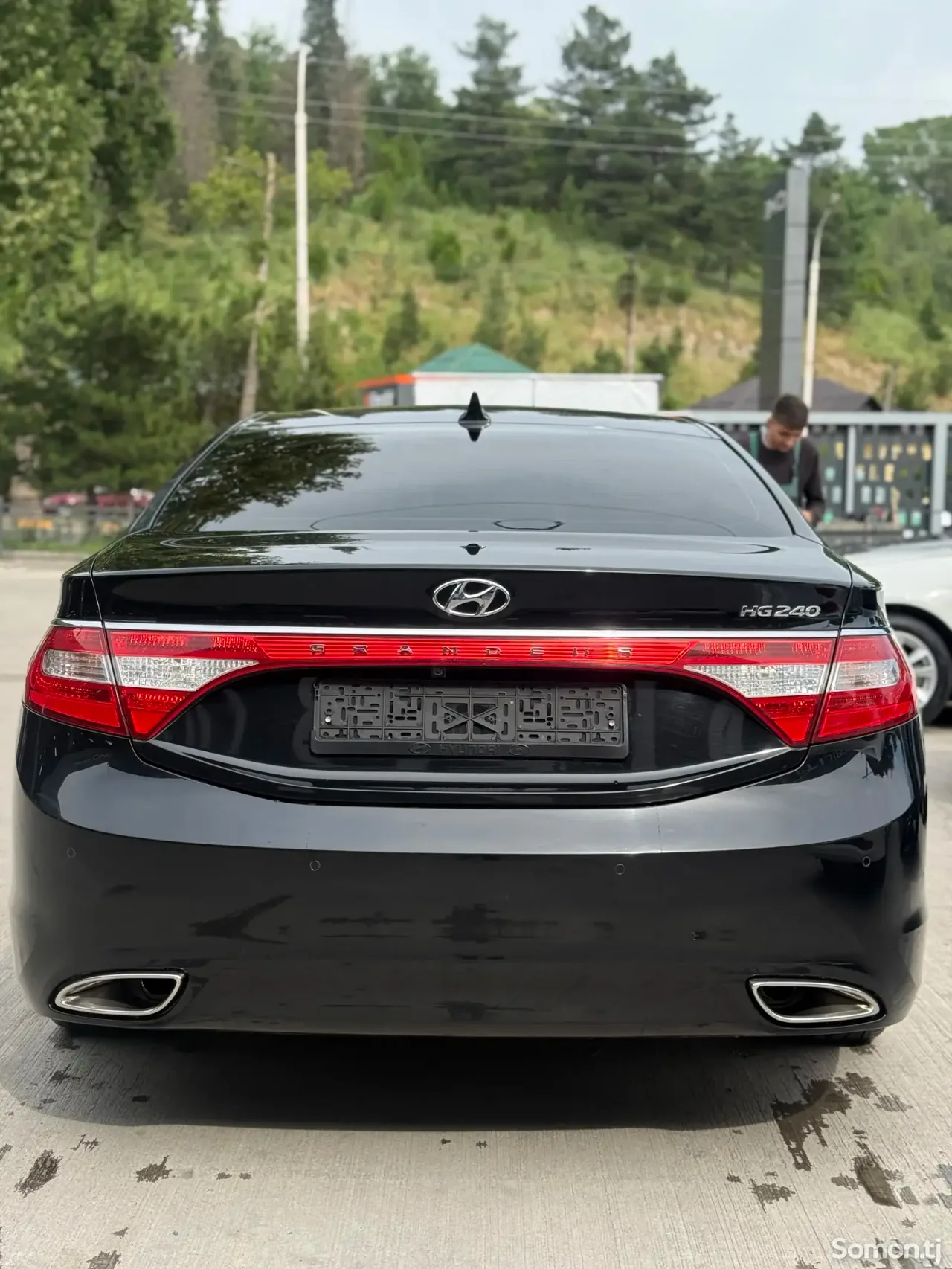 Hyundai Grandeur 2011 · 2.4 AT