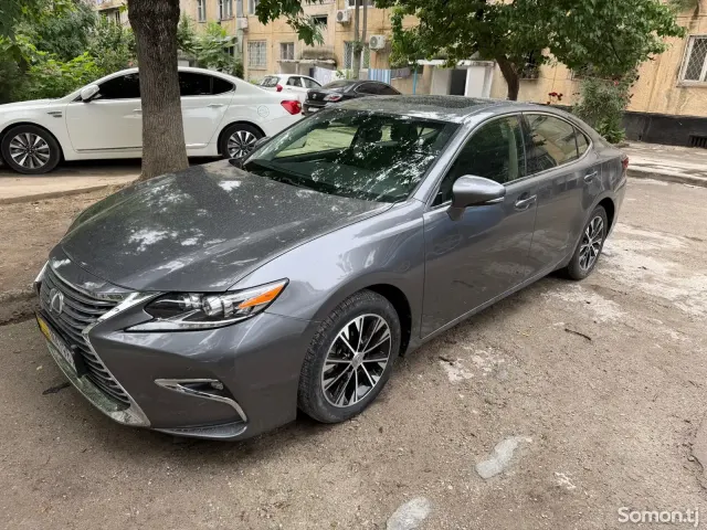 Lexus ES series 2014 · 2.5 AT