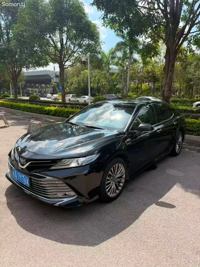 Toyota Camry 2020 · 2.5 AT