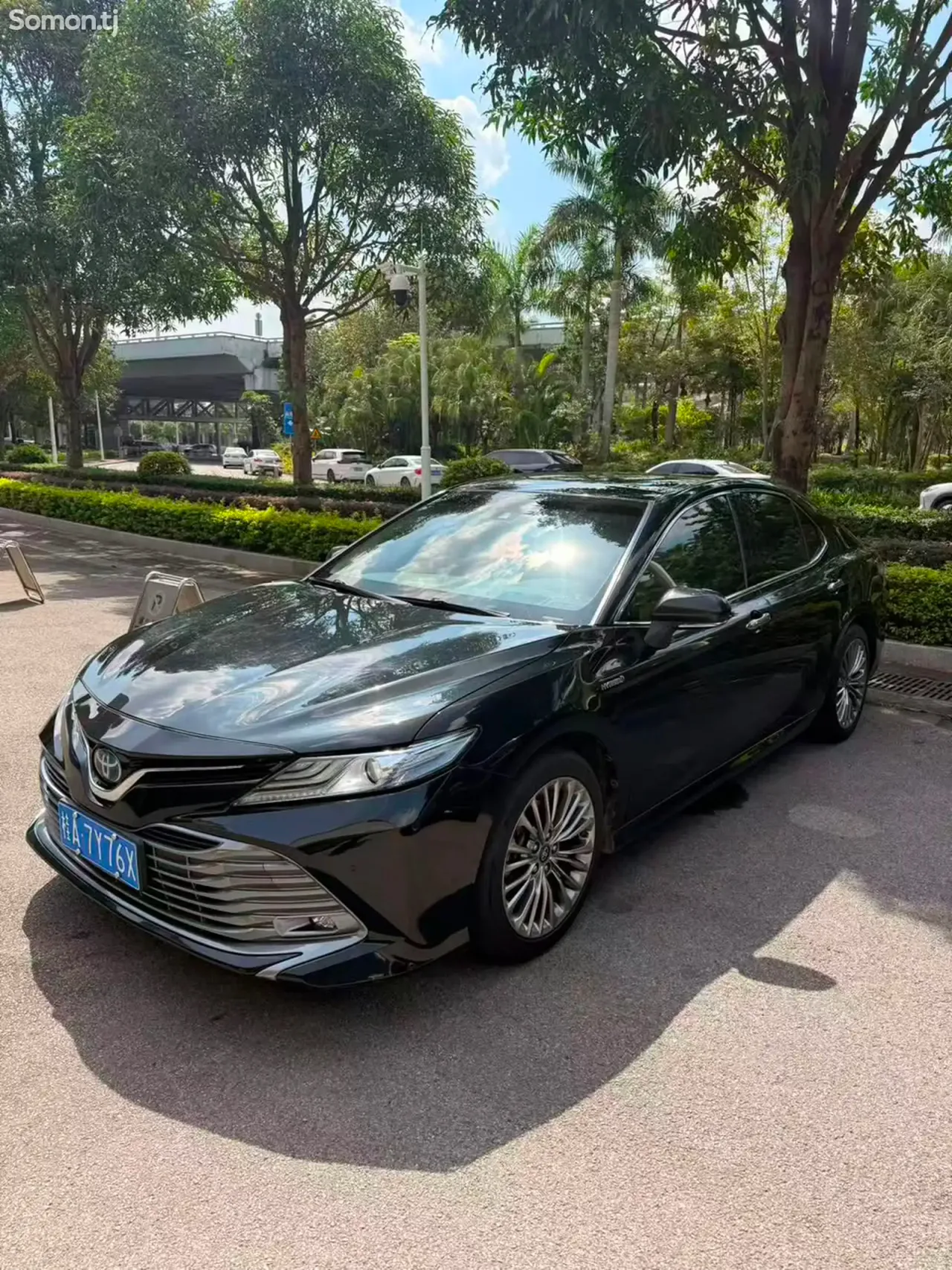 Toyota Camry 2020 · 2.5 AT