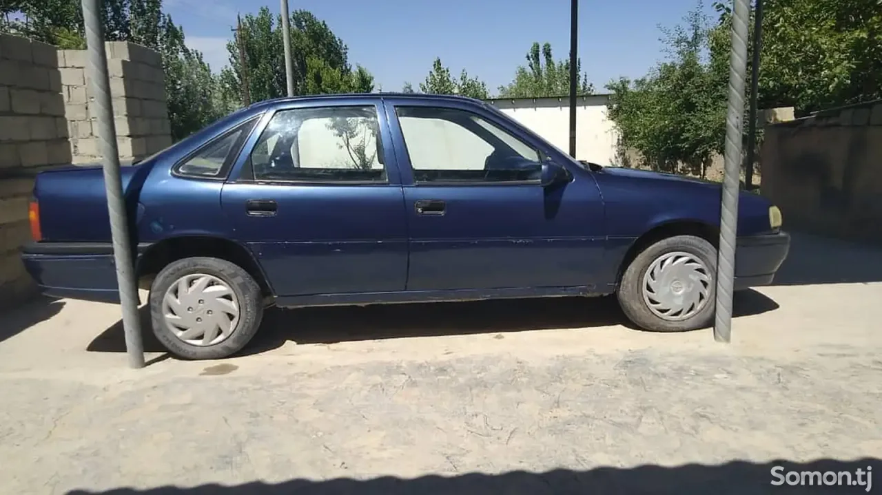 Opel Astra F 1993 · 1.6 MT