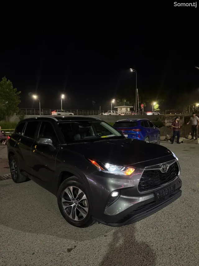 Toyota Highlander 2023 · 2.5 AT