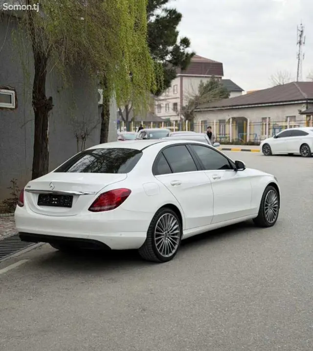 Mercedes-Benz C class 2016 · 2.0 AT