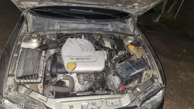 Opel Vectra B 1997 · 1.6 AT