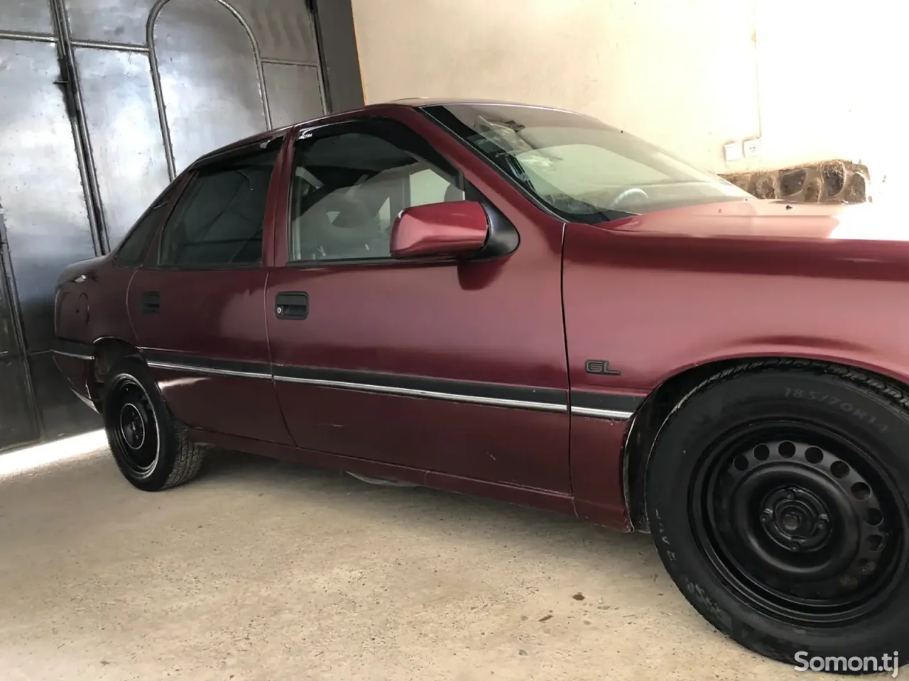 Opel Vectra A 1994 · 1.6 MT