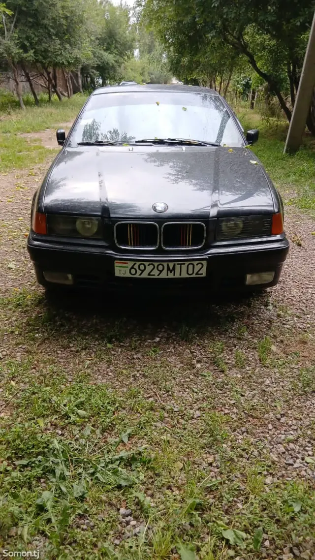 BMW 1 series 1992 · 1.8 MT