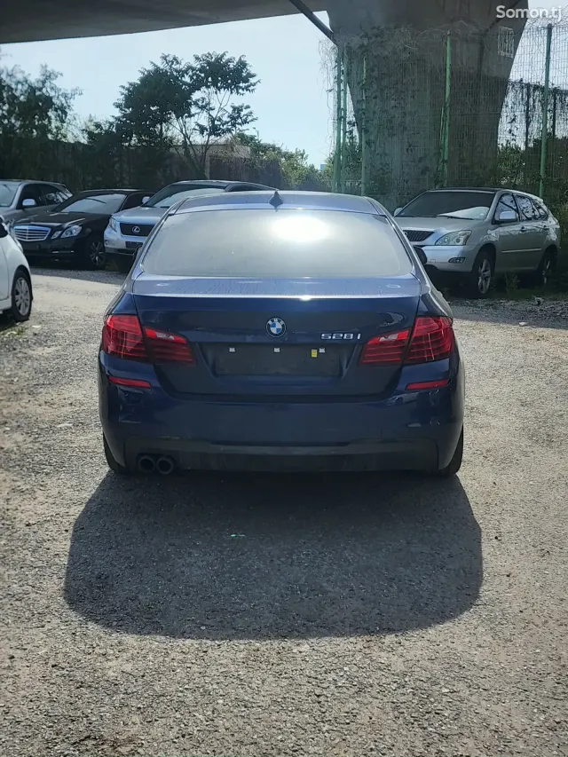 BMW 3 series 2016 · 2.0 AT