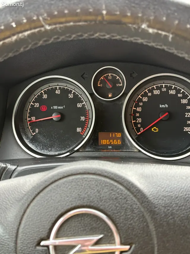 Opel Astra H 2007 · 1.6 MT