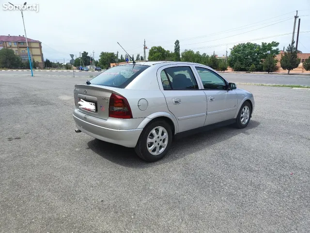 Opel Astra G 2003 · 1.6 MT