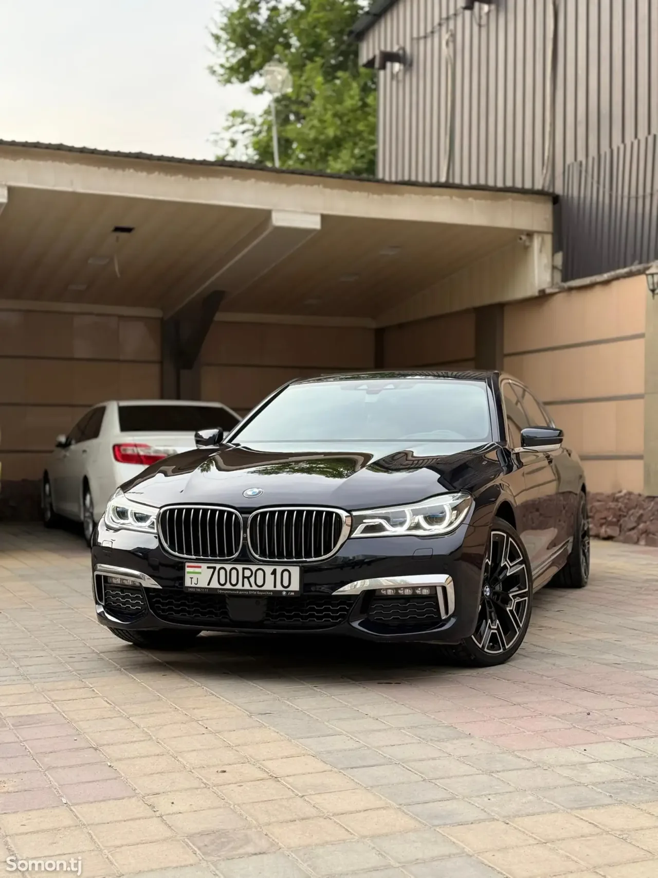 BMW 7 series 2018 · 3.0 AT