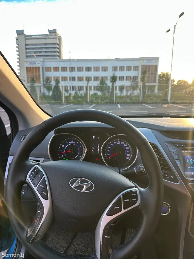 Hyundai Avante 2014 · 1.6 AT