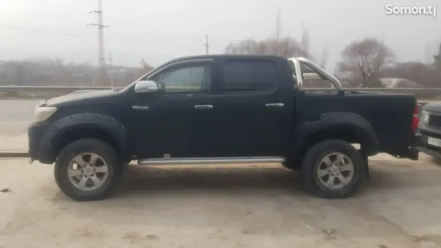 Toyota Hilux 2012 · 2.5 MT