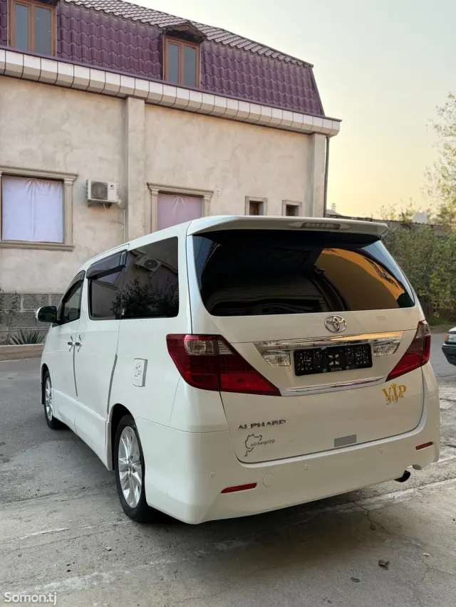 Toyota Alphard 2014 · 2.4 AT