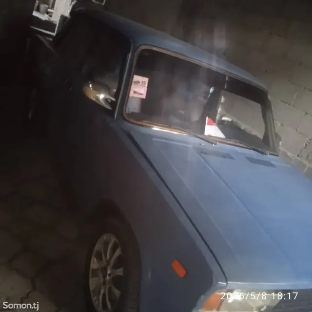 Lada (ВАЗ) 2105 1985 · 1.6 MT
