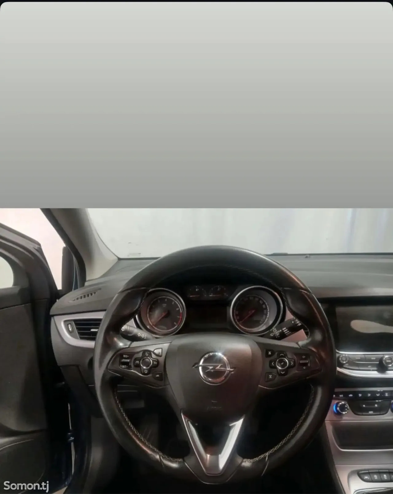 Opel Astra K 2017 · 1.0 MT