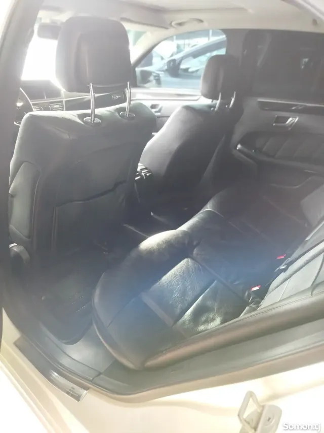 Mercedes-Benz E class 2011 · 2.0 AT