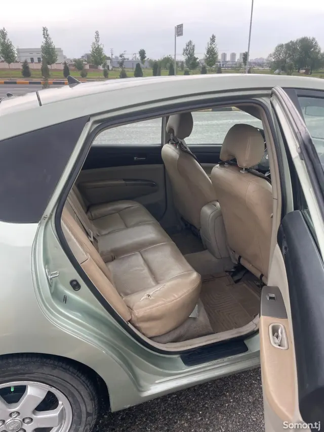 Toyota Prius 2006 · 1.6 AT