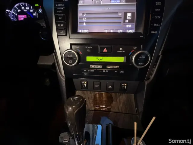 Toyota Camry 2015 · 2.5 AT