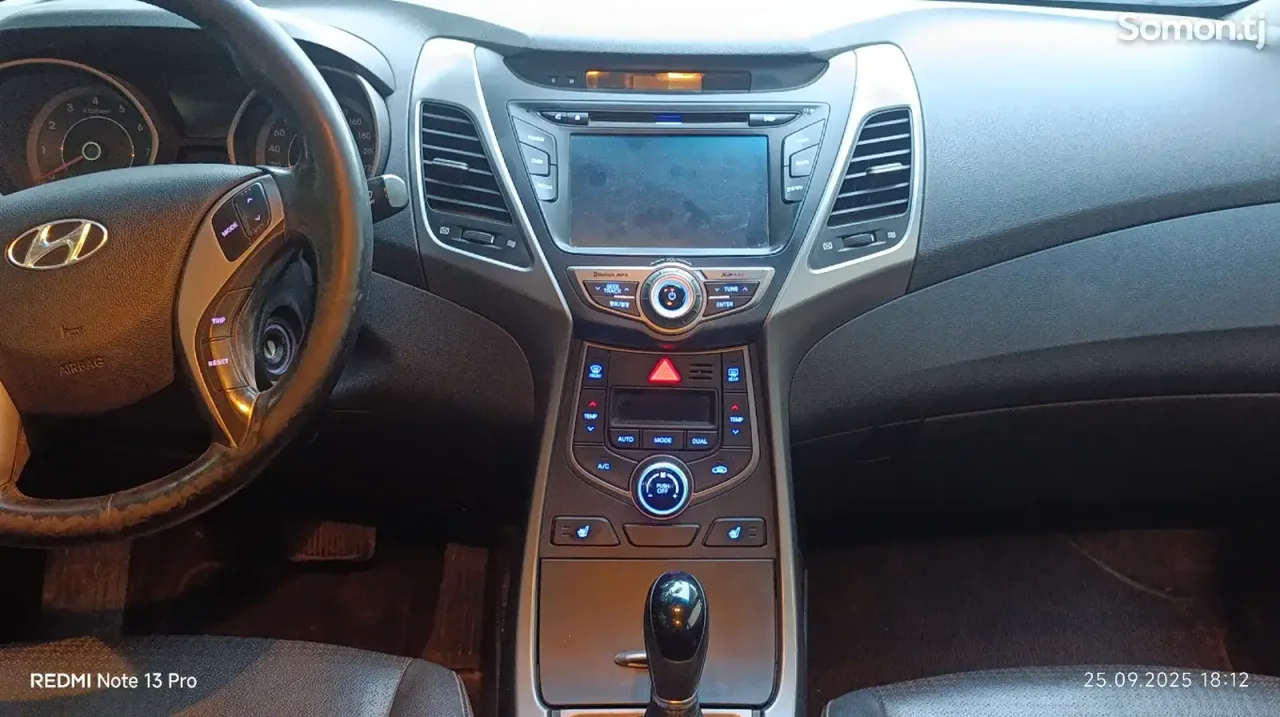 Hyundai Avante 2014 · 1.6 AT