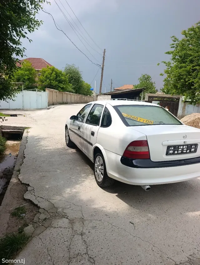 Opel Vectra B 1996 · 1.6 MT