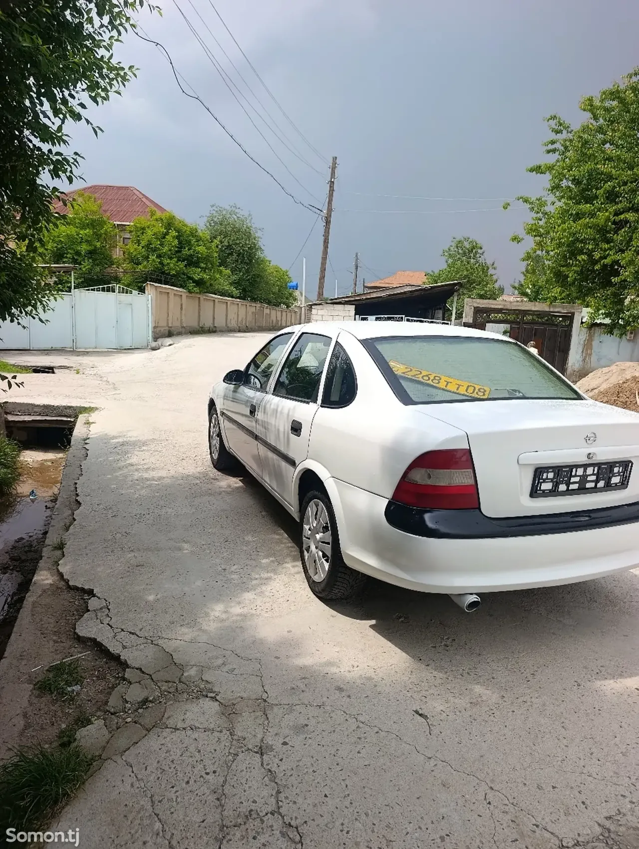 Opel Vectra B 1996 · 1.6 MT