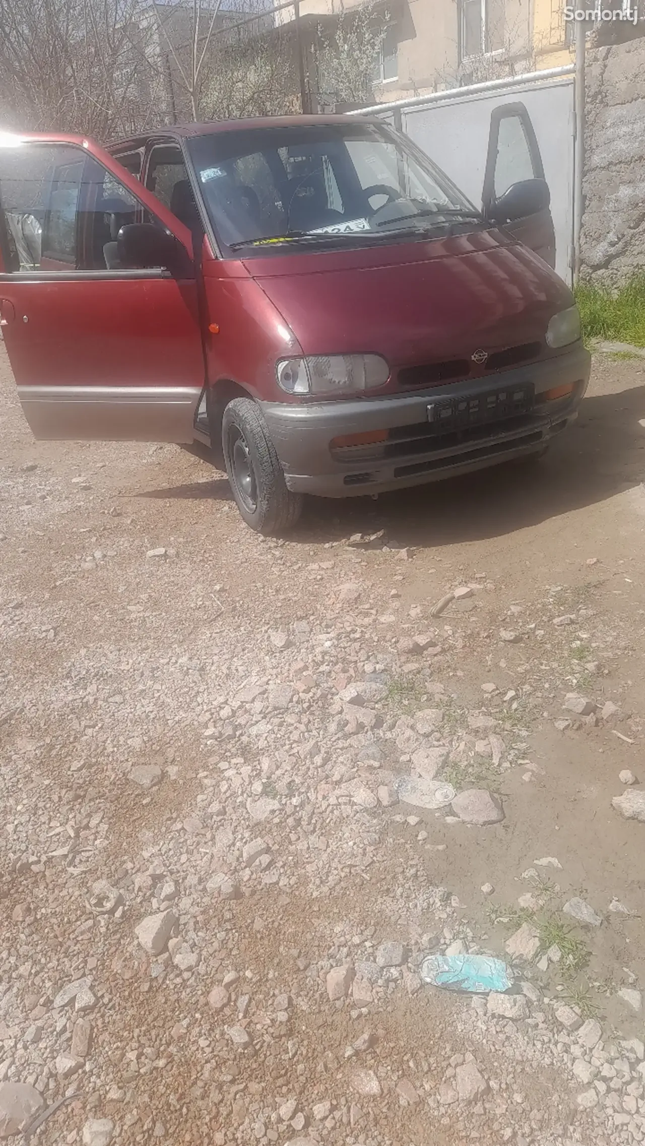 Nissan Serena 1997 · 1.6 MT