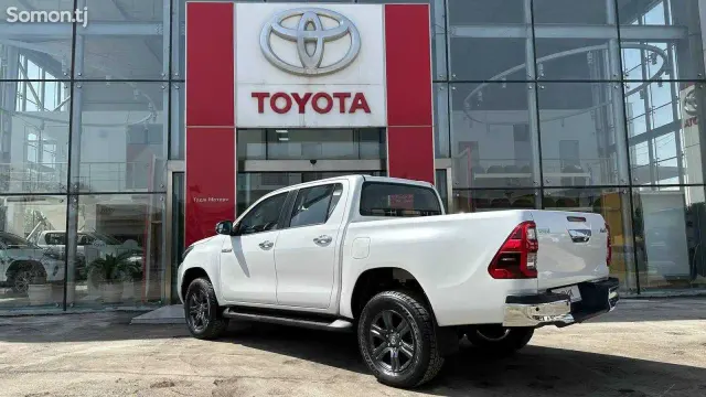 Toyota Hilux 2025 · 2.7 AT