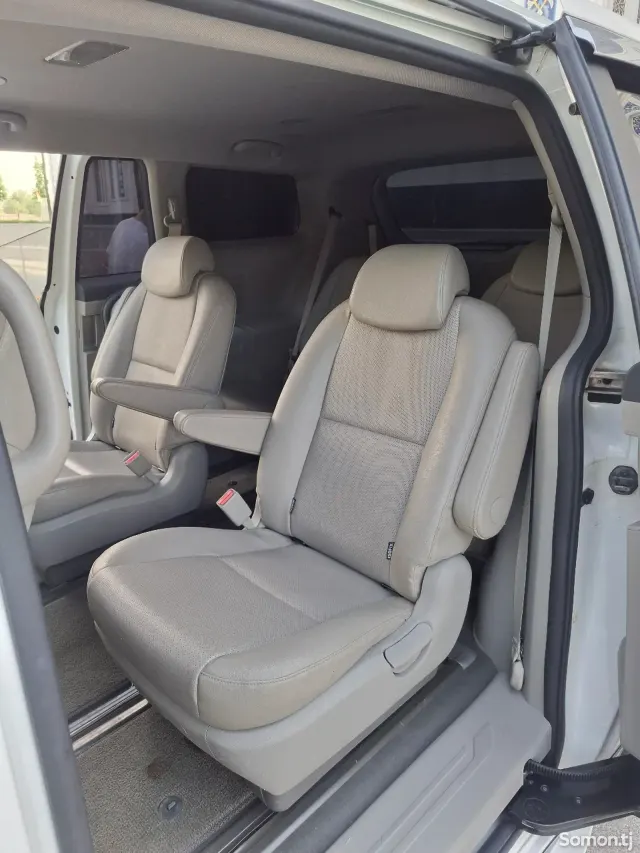 Kia Carnival 2016 · 2.2 AT
