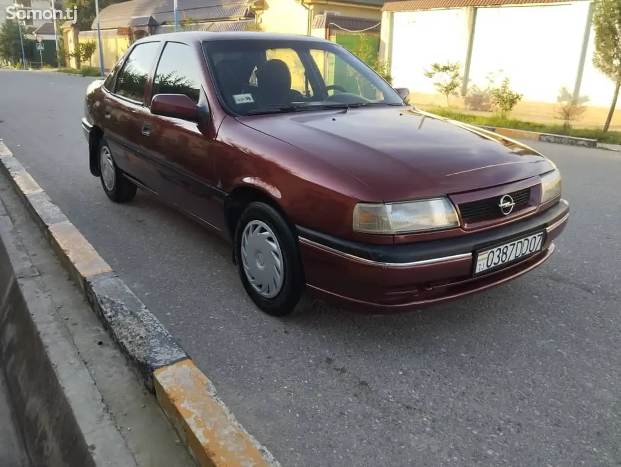 Opel Vectra A 1994 · 1.6 MT