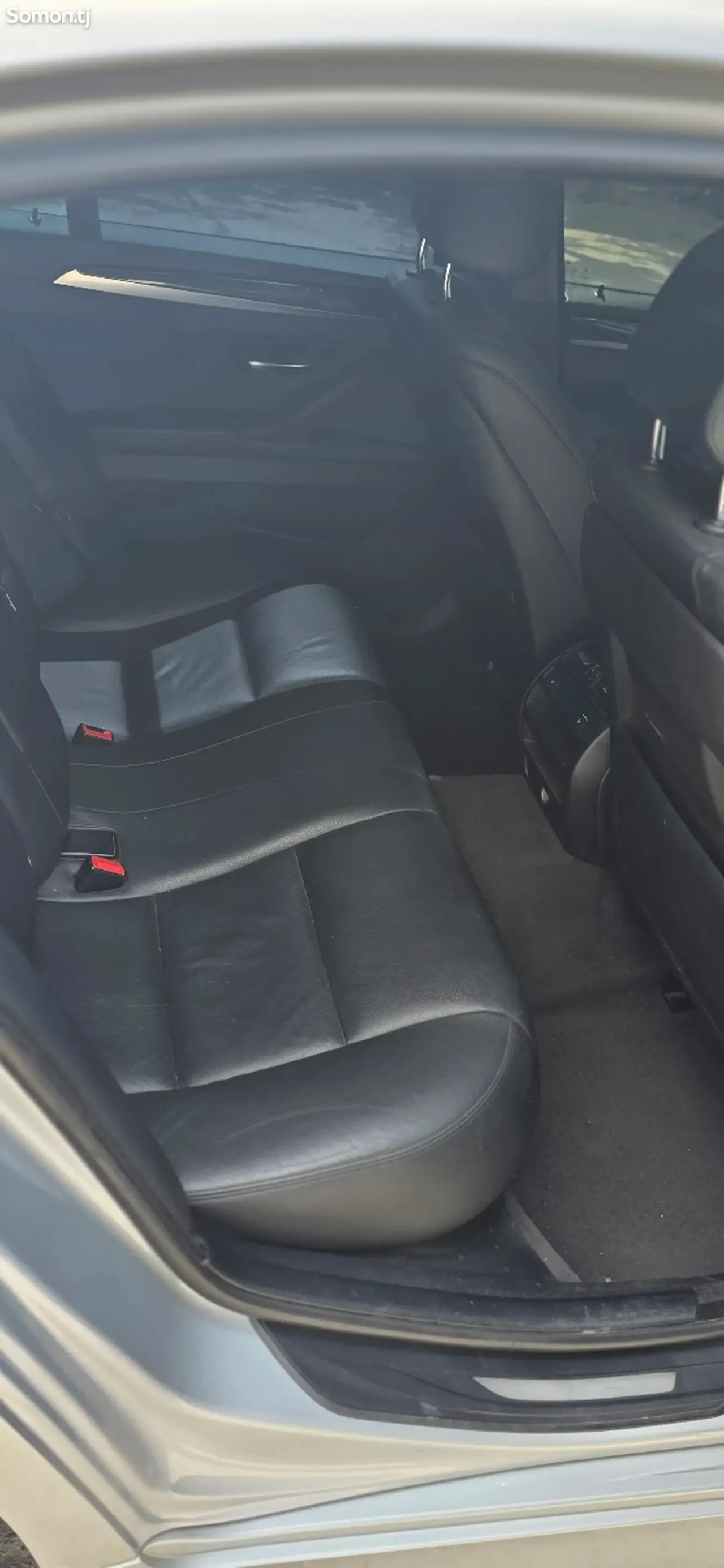 BMW 5 series 2015 · 2.0 AT