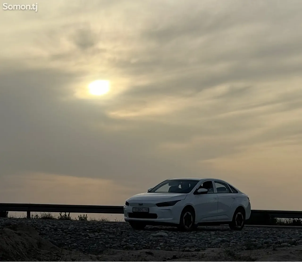 Geely Emgrand 2025 · AT