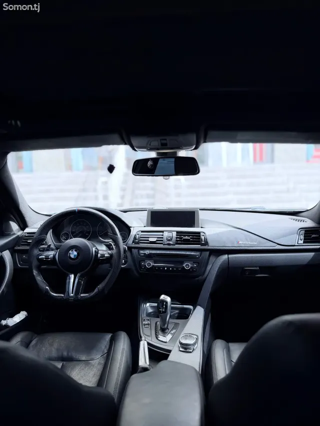 BMW 3 series 2014 · 2.0 AT