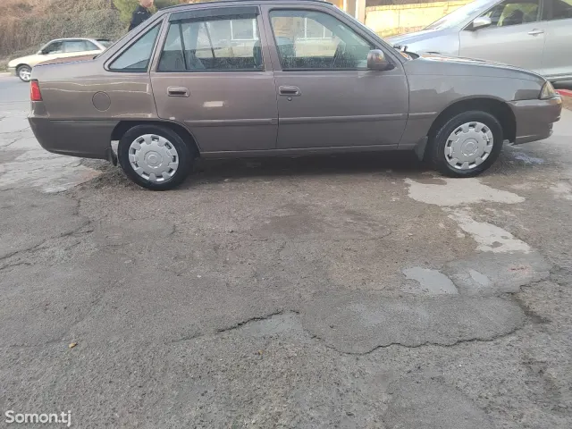 Daewoo Nexia 1994 · 0.5 MT