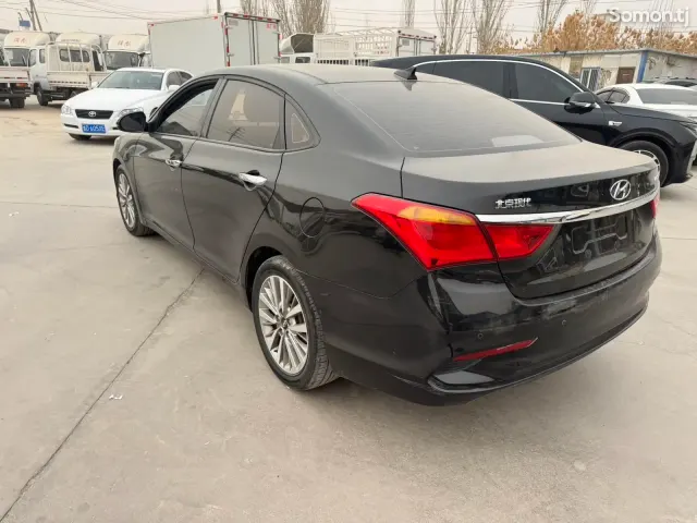 Hyundai Sonata 2016 · 1.8 AT
