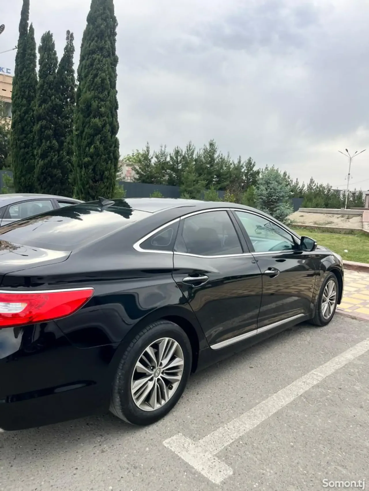 Hyundai Grandeur 2015 · 2.4 AT