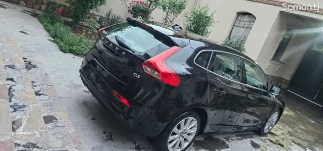Volvo V40 2015 · 2.0 AT