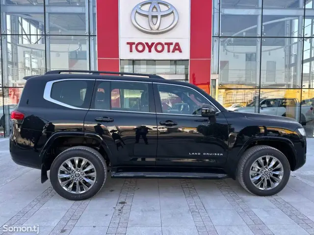 Toyota Land Cruiser 2024 · 3.5 AT