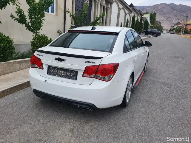 Chevrolet Cruze 2009 · 1.6 MT