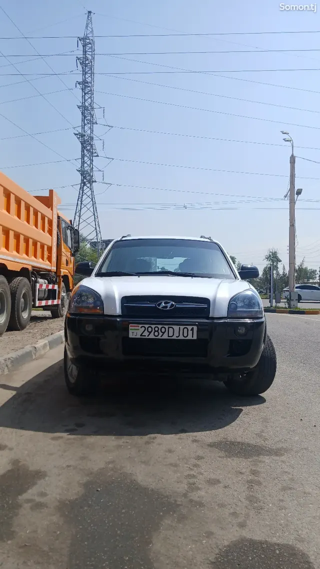 Hyundai Tucson 2007 · 2.0 MT